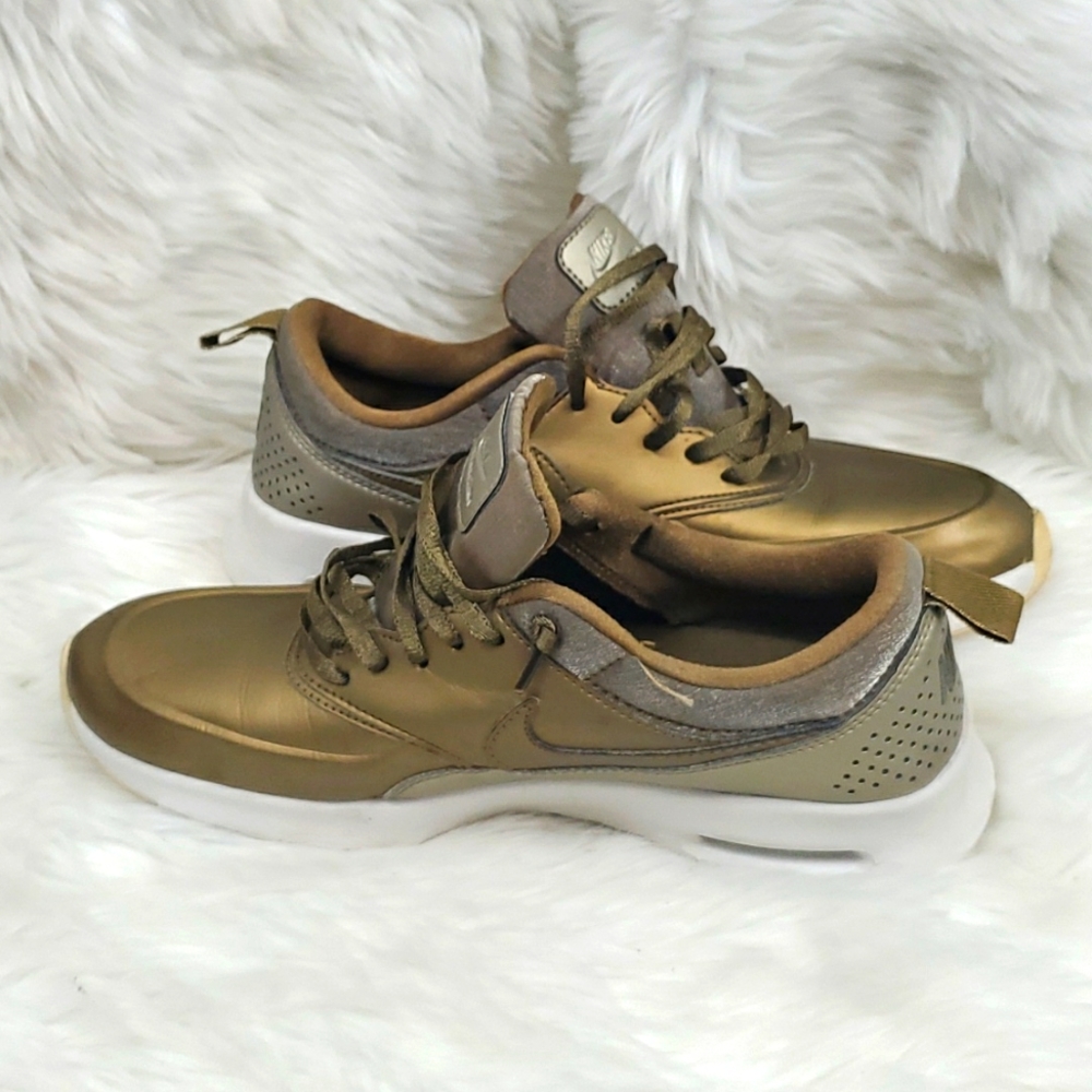 Nike Women's Air Max Thea in Metallic Hematite size 9